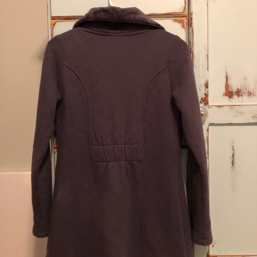 Beautiful &Warm But Doesn’t Go With My Scrubs - image 4